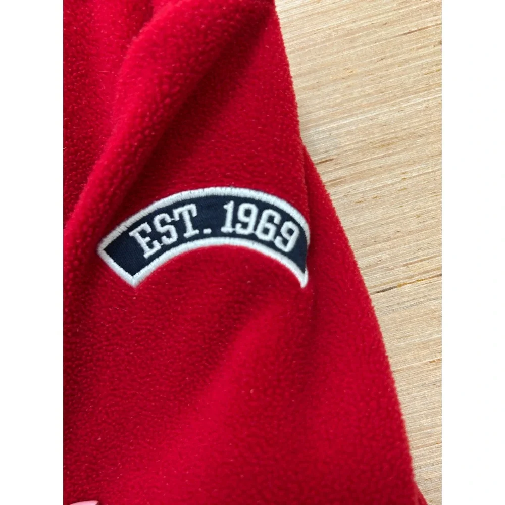 GAP vibrant red